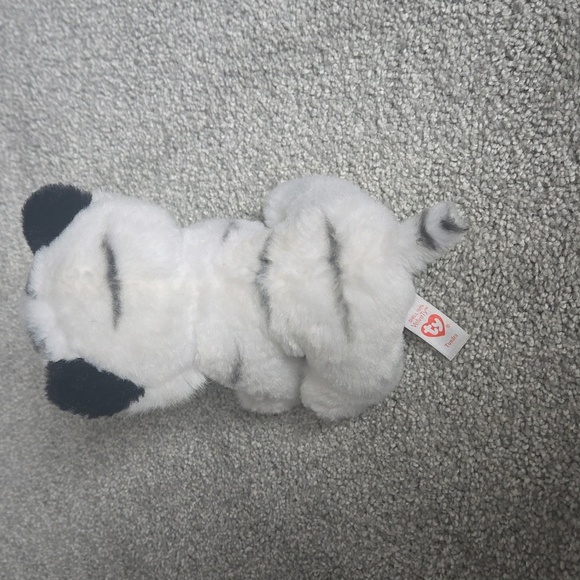 Ty Tundra Plushy - Picture 2 of 4